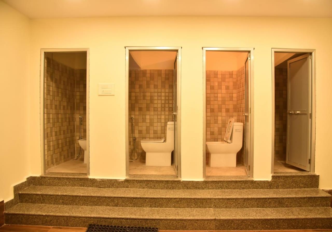 Hotel Relax Inn Allāhābād Junction Exteriör bild